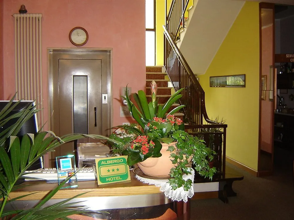 Hotel Meuble Moderno Laveno-Mombello